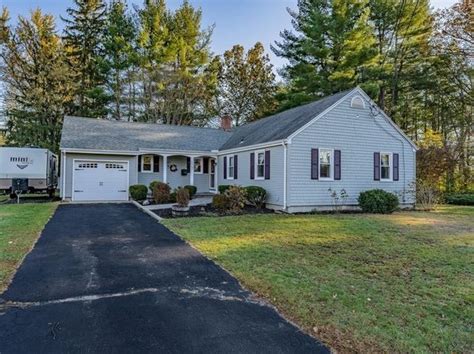 This home last sold for $404,500 in January 2024. . Zillow easthampton ma